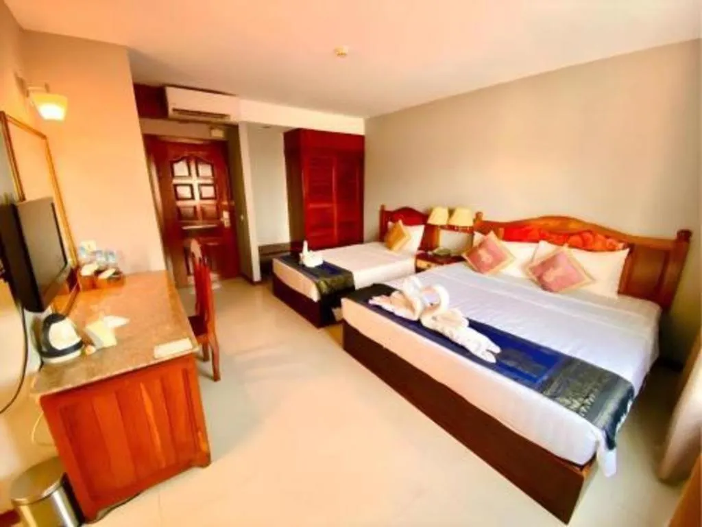 Bed in Midland Hotel