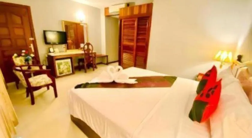 Bed in Midland Hotel