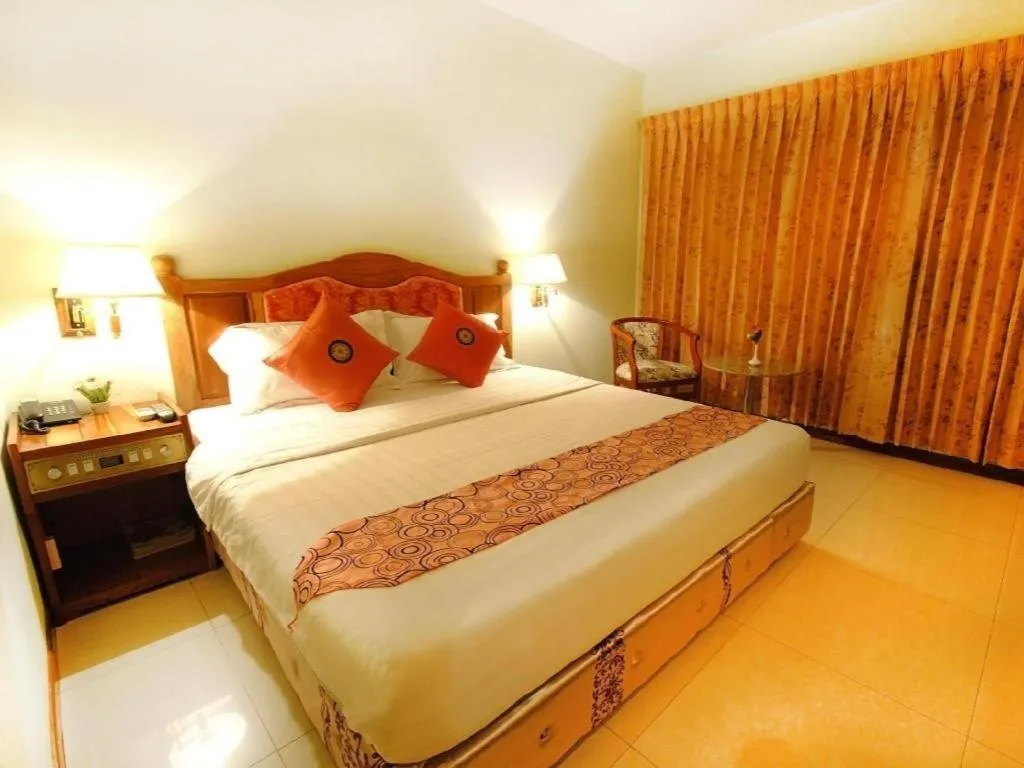 Bed in Midland Hotel