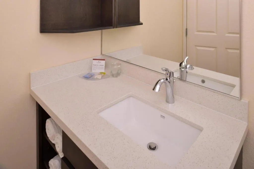 Candlewood Suites Bloomington-Normal By IHG