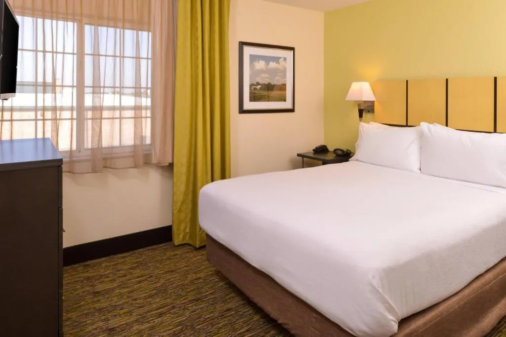 Bed in Candlewood Suites Bloomington-Normal By IHG