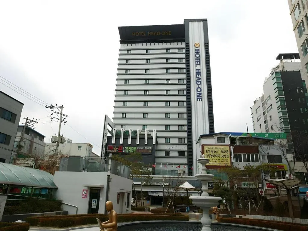Hotel Head-One