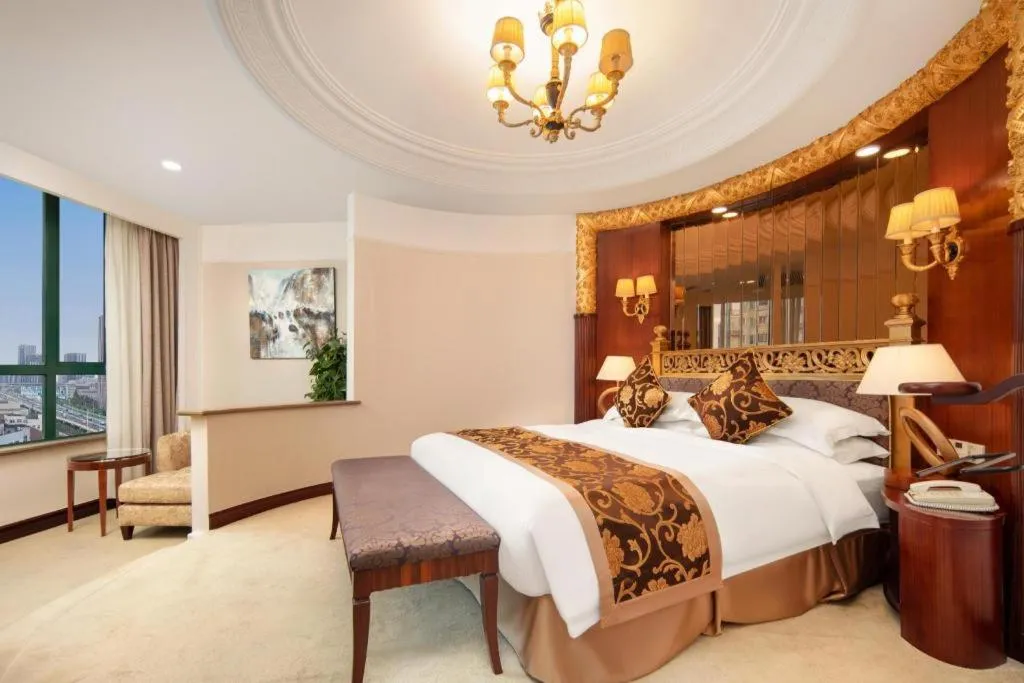 Bed in Jinrong International Hotel