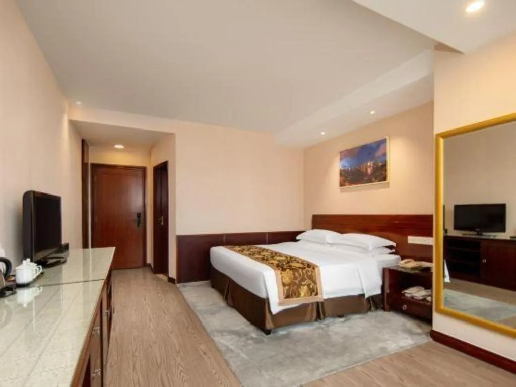 Bed in Jinrong International Hotel