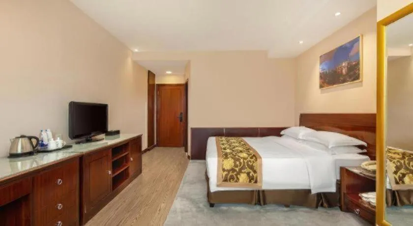Bed in Jinrong International Hotel