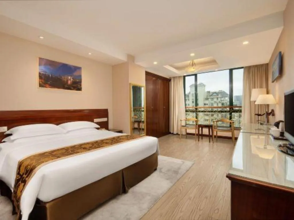 Bed in Jinrong International Hotel