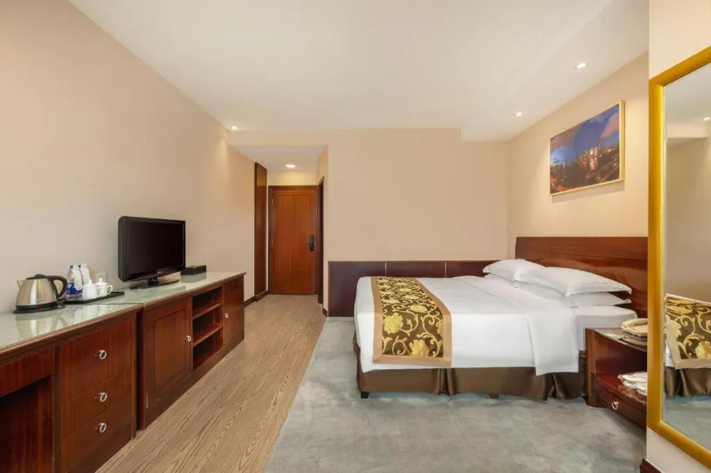 Bed in Jinrong International Hotel