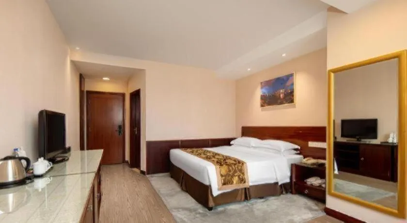 Bed in Jinrong International Hotel