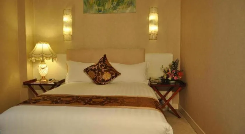 Bed in Jinrong International Hotel