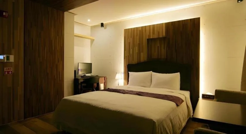 Bed in Benikea Ariul Hotel