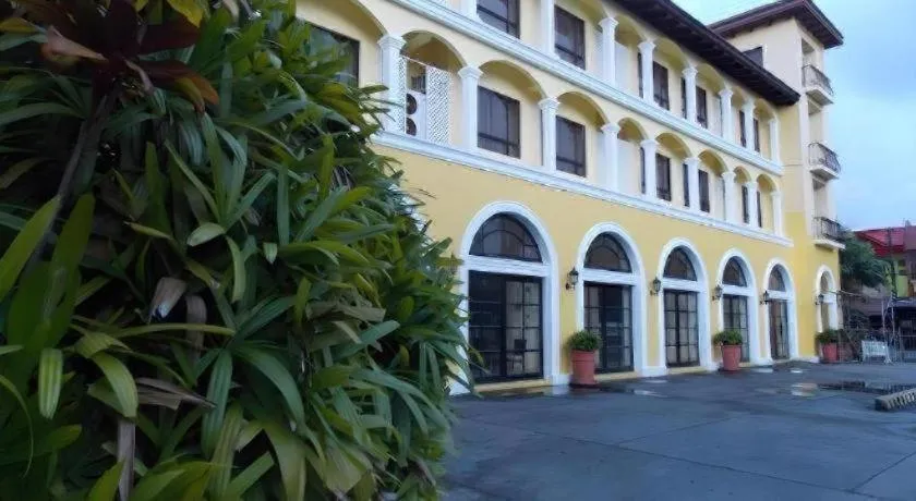 Planta Centro Bacolod Hotel & Residences