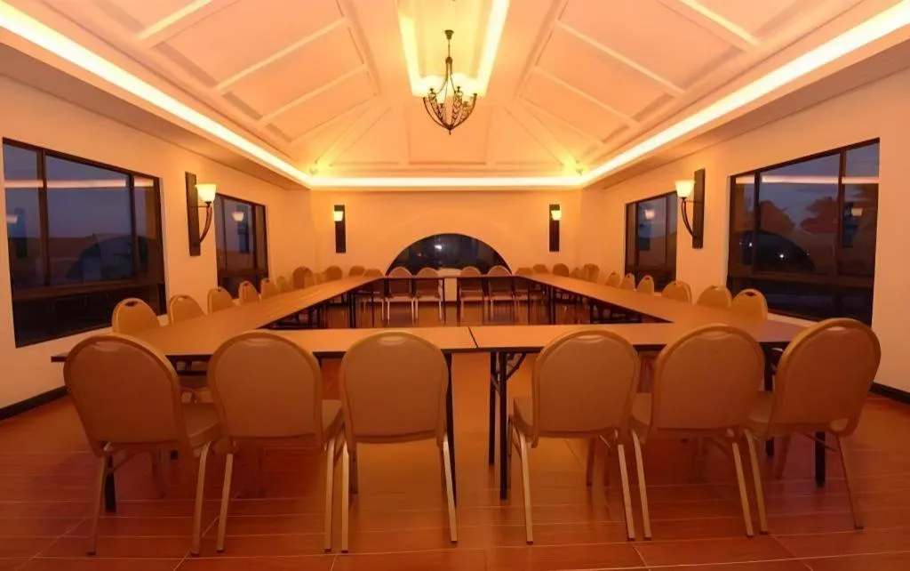 Planta Centro Bacolod Hotel & Residences