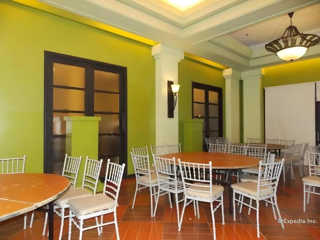 Planta Centro Bacolod Hotel & Residences