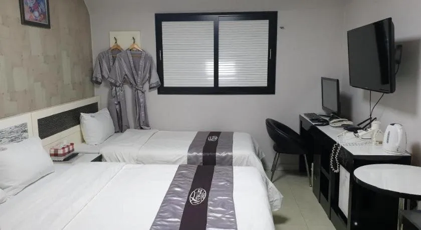 Bed in Novalus Tourist Hotel