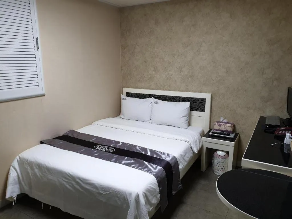 Bed in Novalus Tourist Hotel