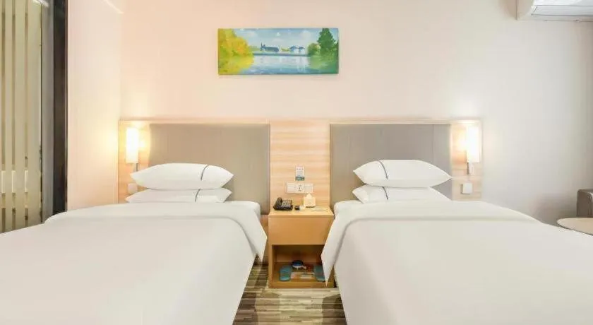 Bed in City Comfort Inn Nanning Zoo Keyuan Avenue