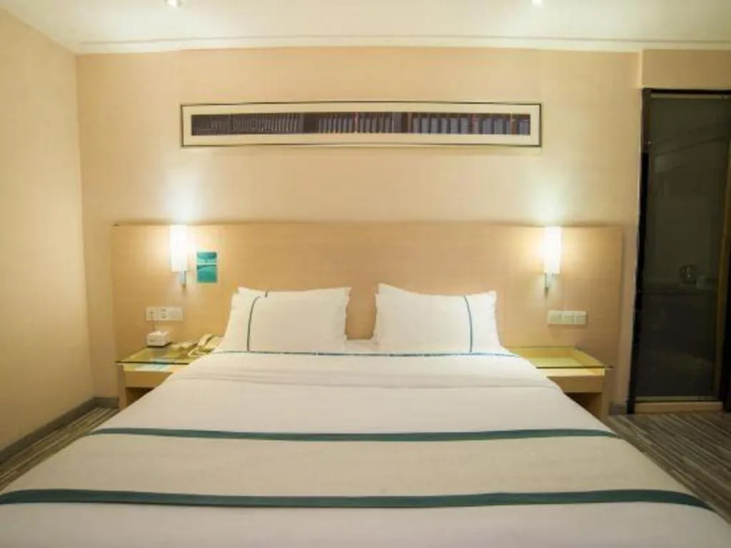 Bed in City Comfort Inn Liuzhou Beique Road Huang Village