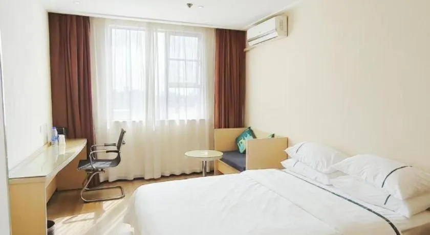Bed in City Comfort Inn Liuzhou Beique Road Huang Village