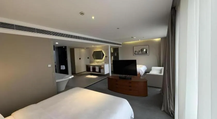 Bed in Shanghai Bund South China Harbour View Hotel