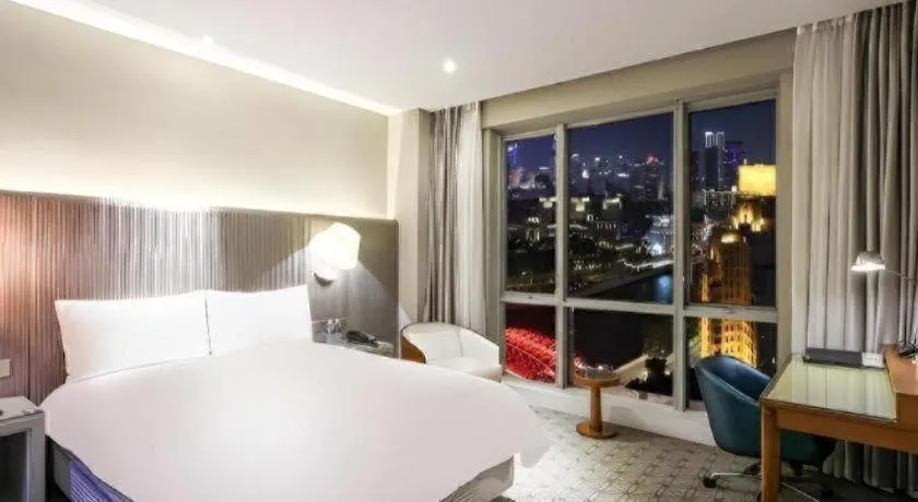 Bed in Shanghai Bund South China Harbour View Hotel