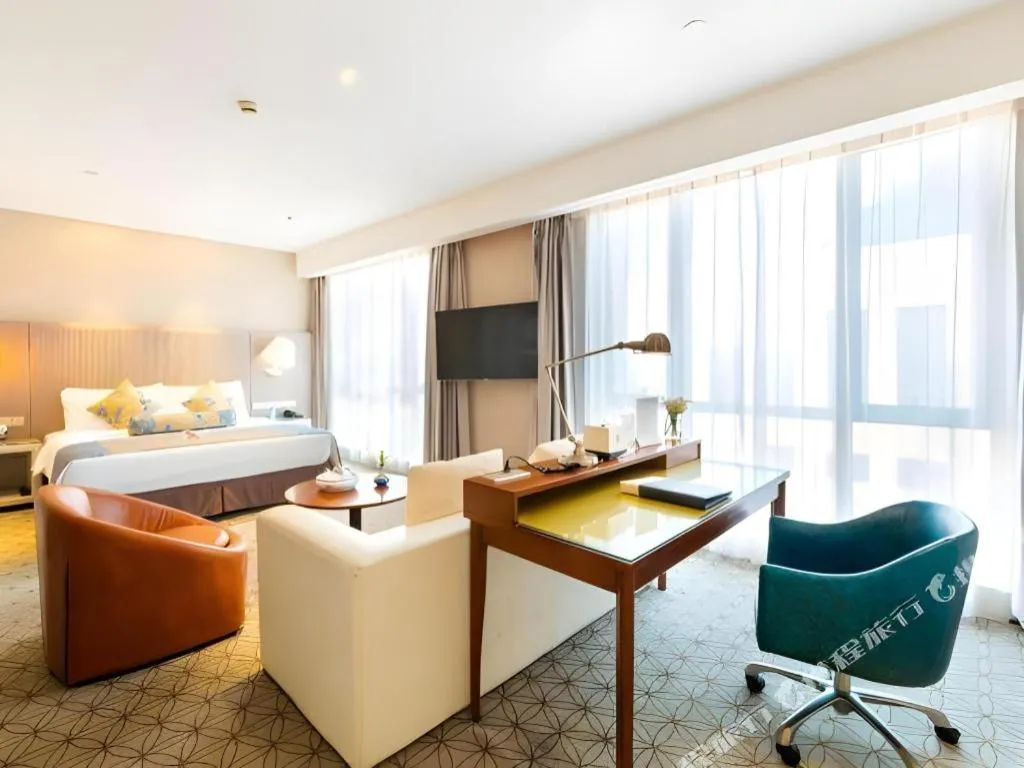 Bed in Shanghai Bund South China Harbour View Hotel