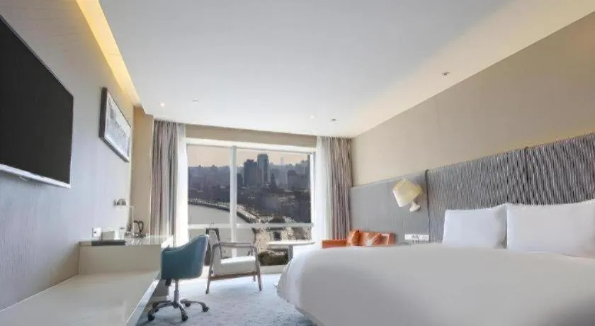 Bed in Shanghai Bund South China Harbour View Hotel