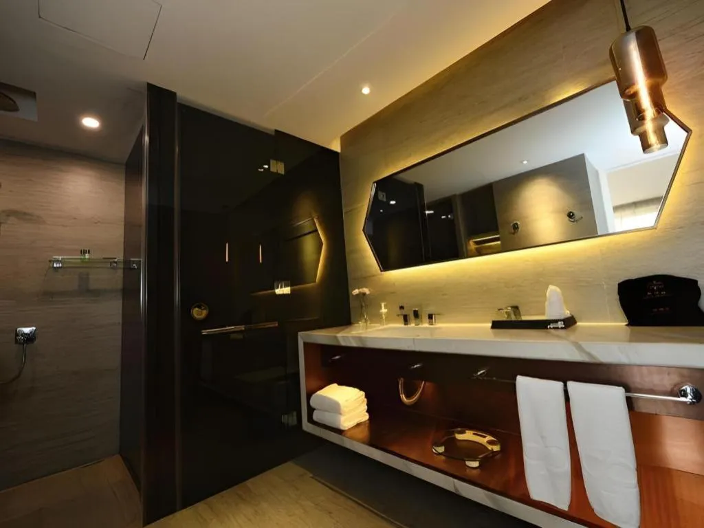 Shanghai Bund South China Harbour View Hotel