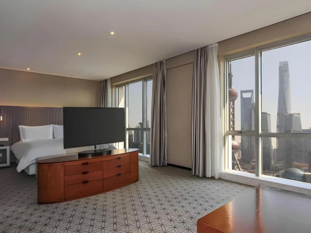 Bed in Shanghai Bund South China Harbour View Hotel