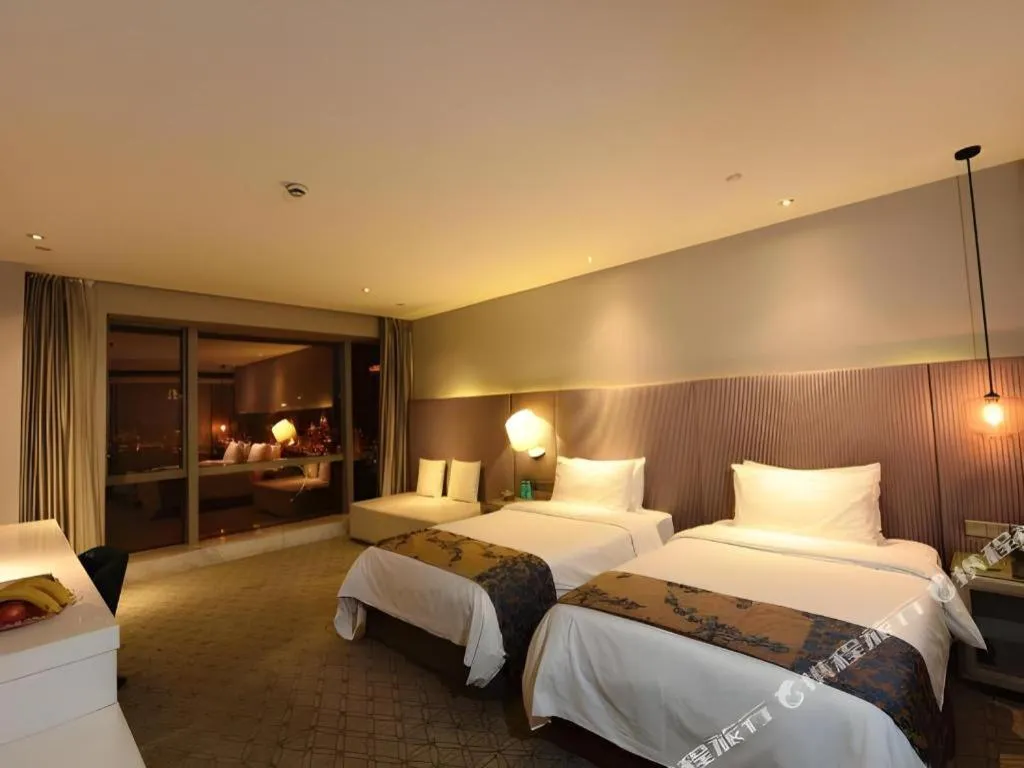 Bed in Shanghai Bund South China Harbour View Hotel