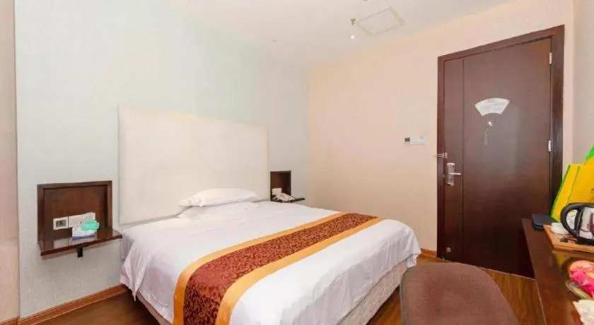 Bed in Xiamen Blue Peninsula Hotel