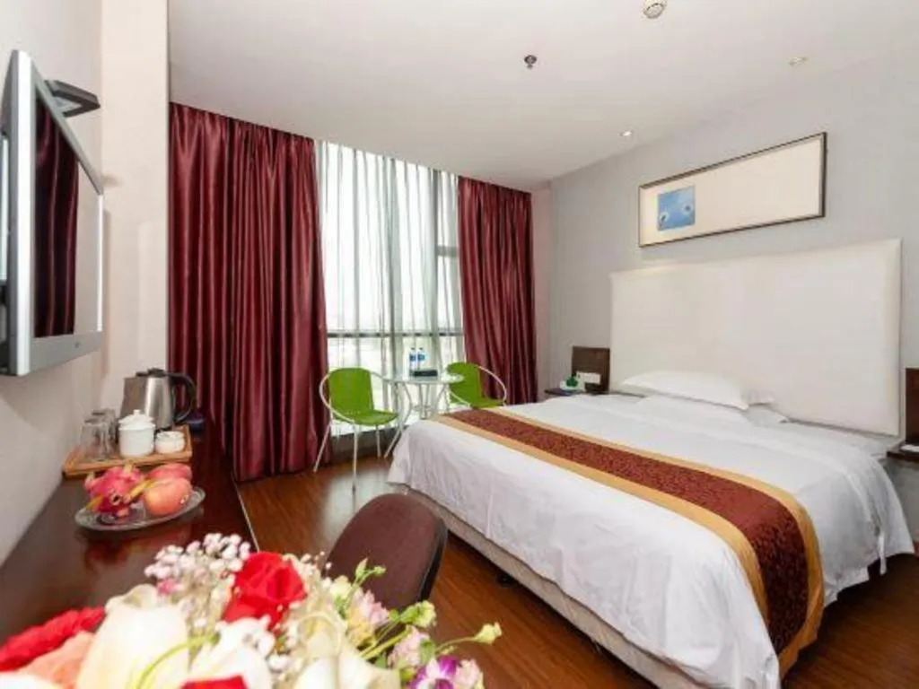 Bed in Xiamen Blue Peninsula Hotel