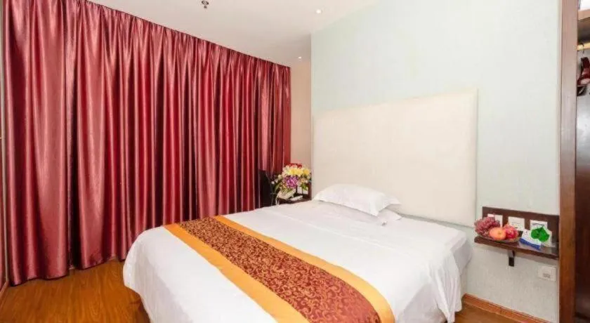 Bed in Xiamen Blue Peninsula Hotel