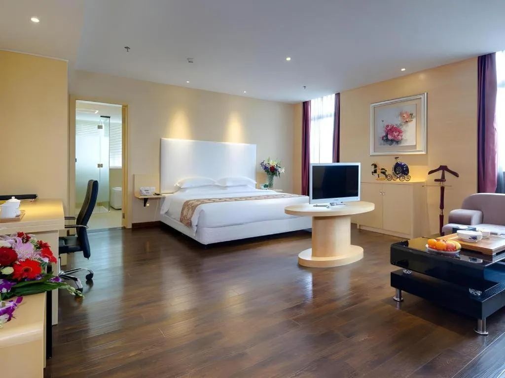 Bed in Xiamen Blue Peninsula Hotel