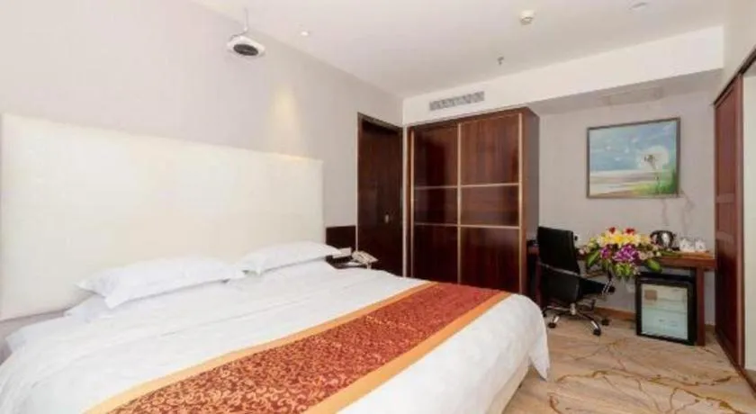 Bed in Xiamen Blue Peninsula Hotel