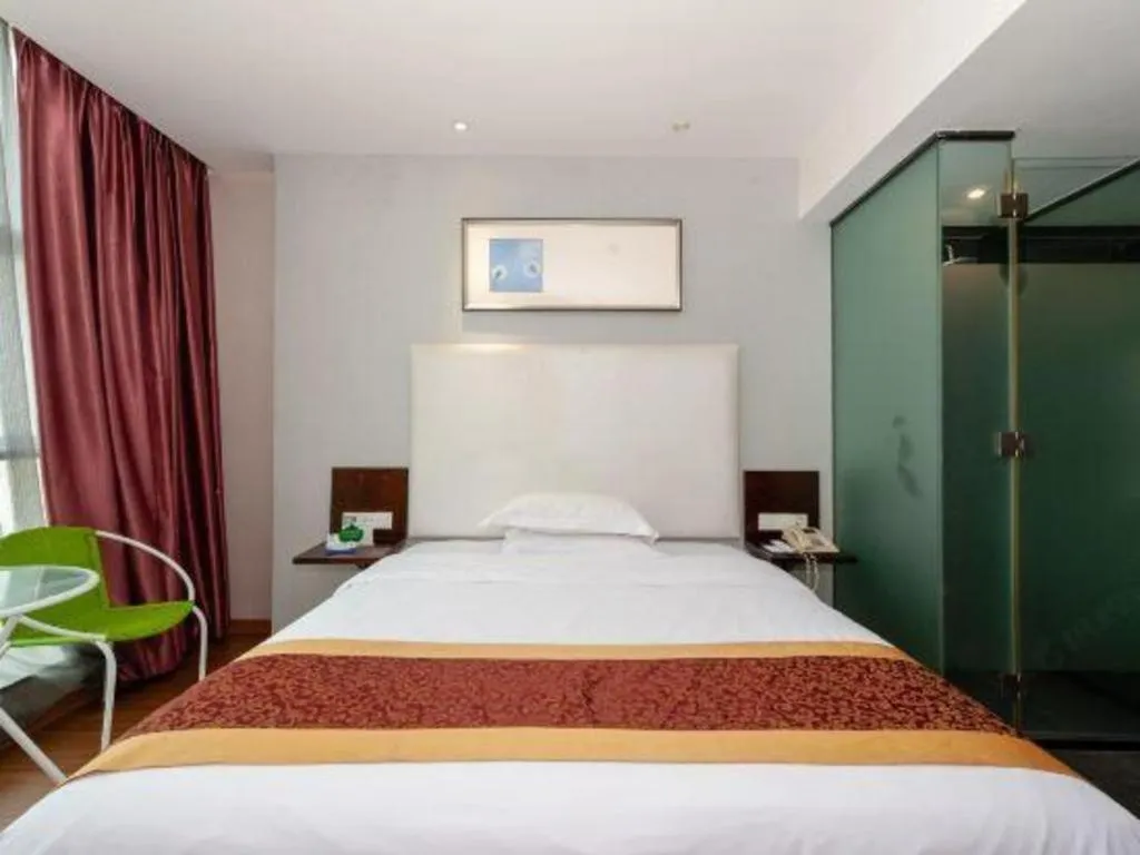 Bed in Xiamen Blue Peninsula Hotel