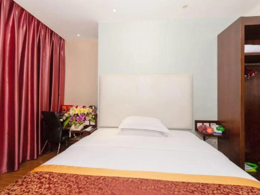 Bed in Xiamen Blue Peninsula Hotel