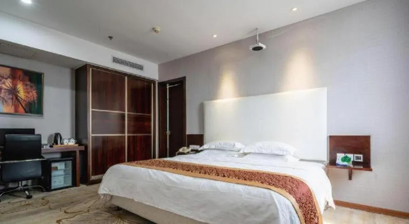 Bed in Xiamen Blue Peninsula Hotel