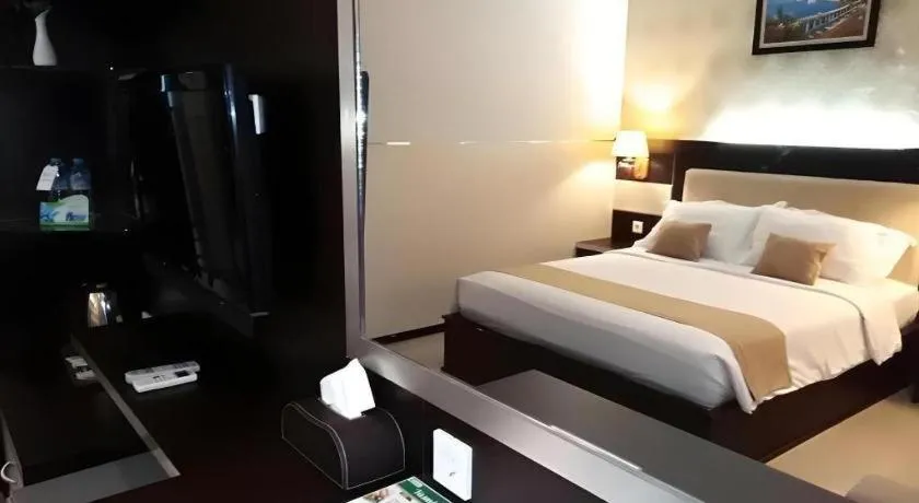 Bed in Zahra Syariah Hotel Kendari