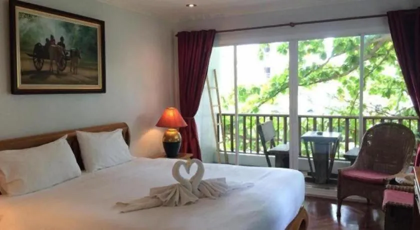 Bed in Chada Thai House