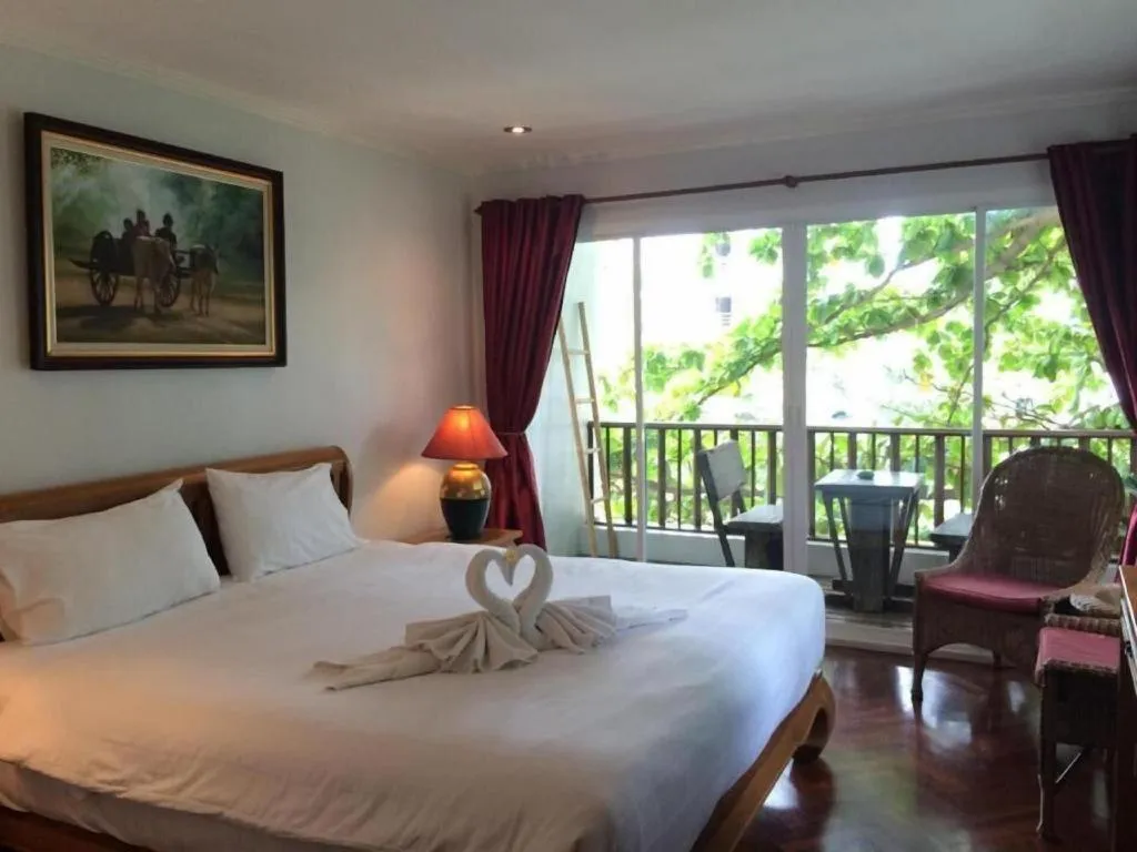 Bed in Chada Thai House