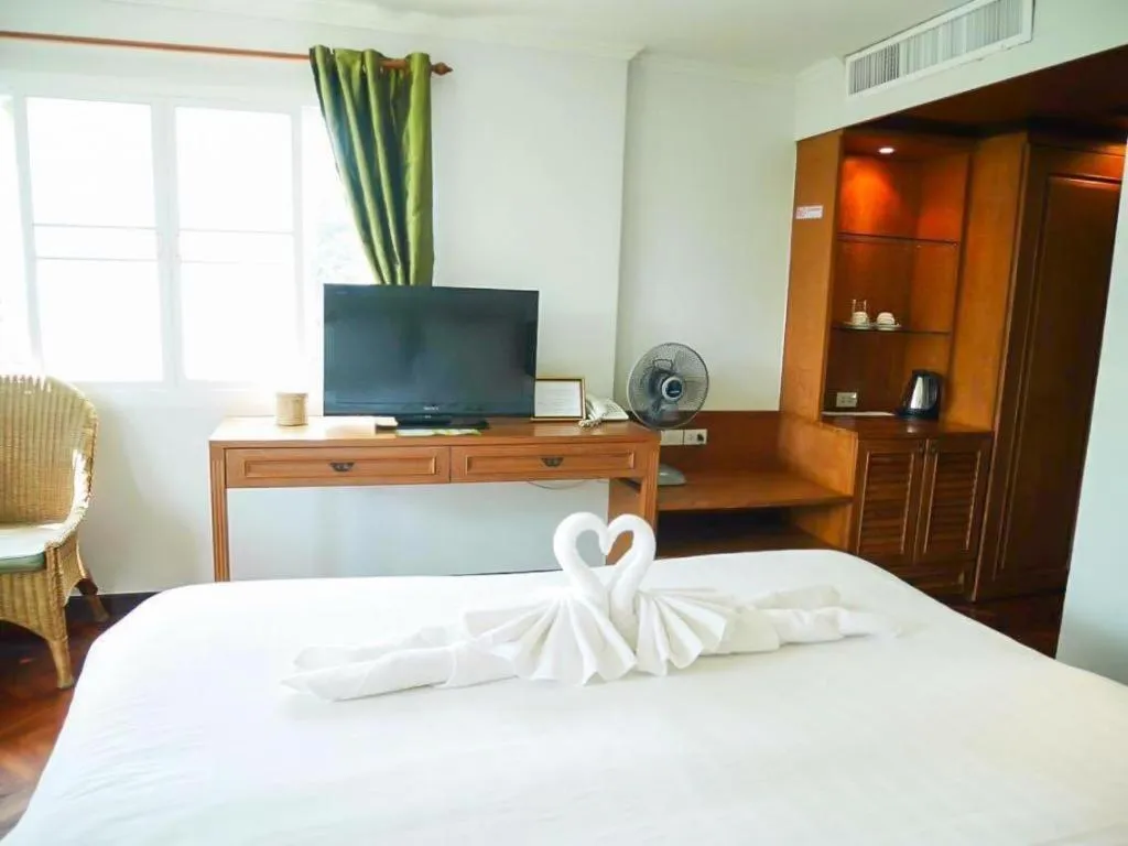 Bed in Chada Thai House