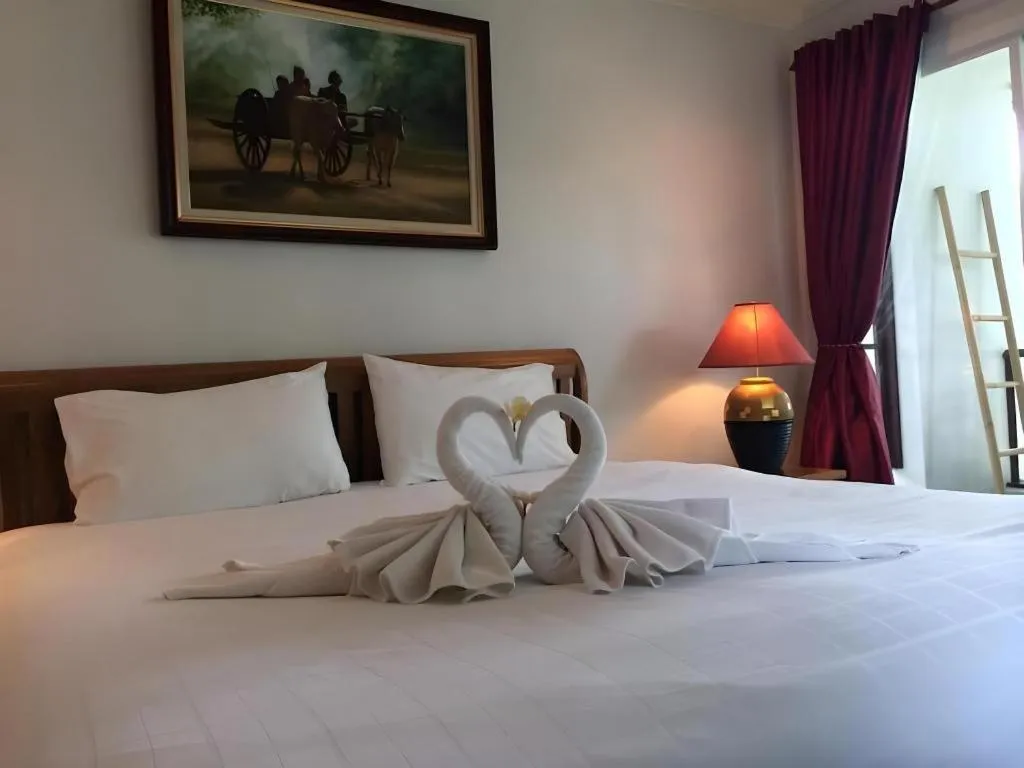 Bed in Chada Thai House