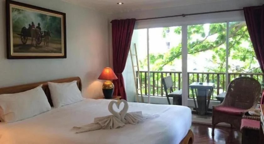 Bed in Chada Thai House