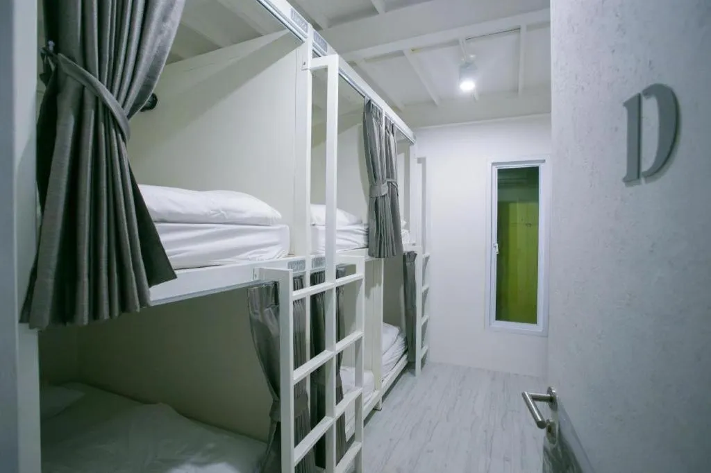 Bed in The Street Hostel Koh Lipe