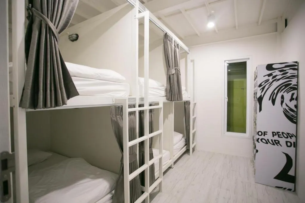 Bed in The Street Hostel Koh Lipe