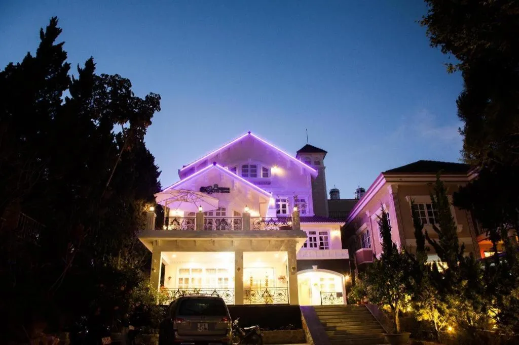 Hoa Sen Vang Hotel Dalat