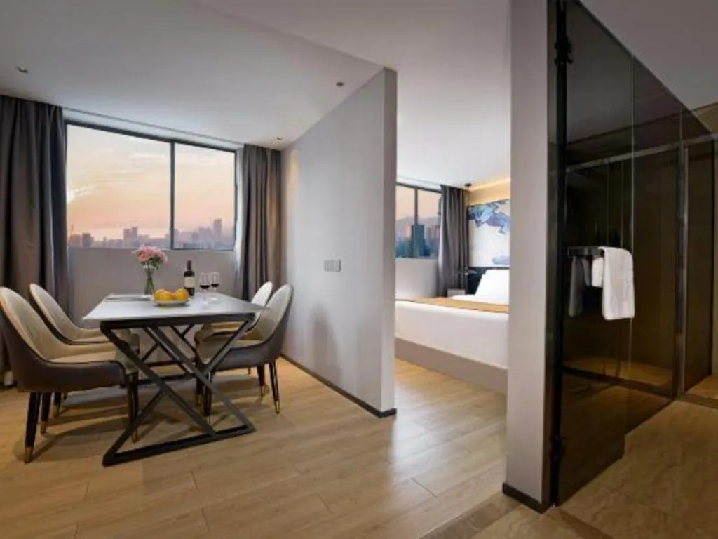 Bed in Bravo Business Hotel