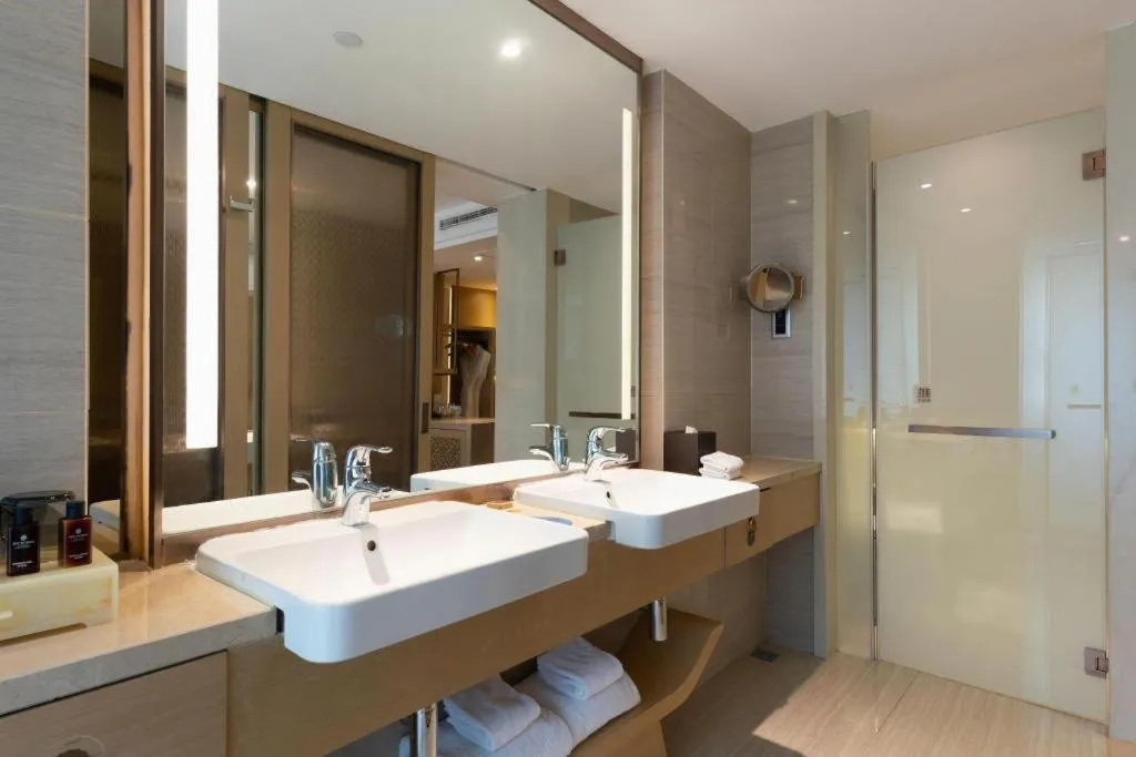 Sky World Hotel Qingdao