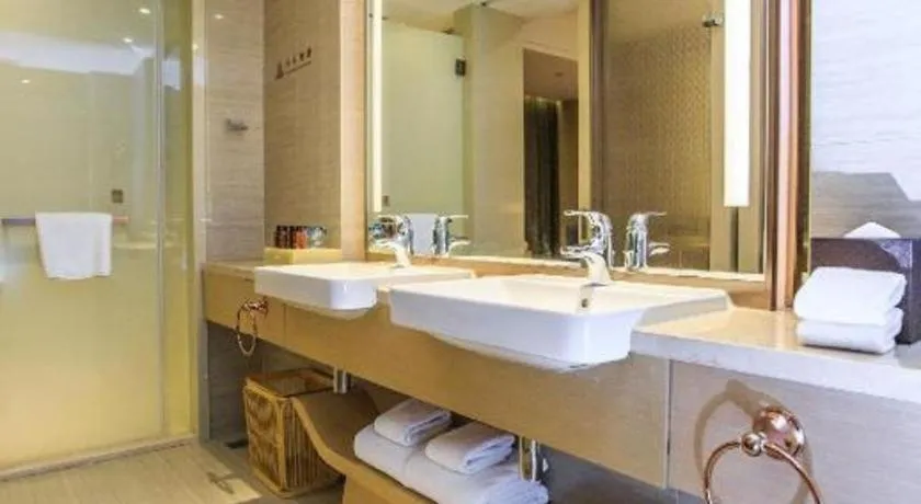 Sky World Hotel Qingdao