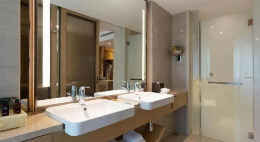 Sky World Hotel Qingdao